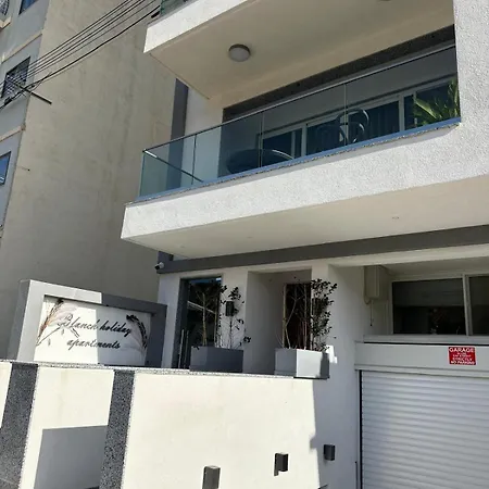 Modern Ground Floor Maisonette - Blanch Apartment